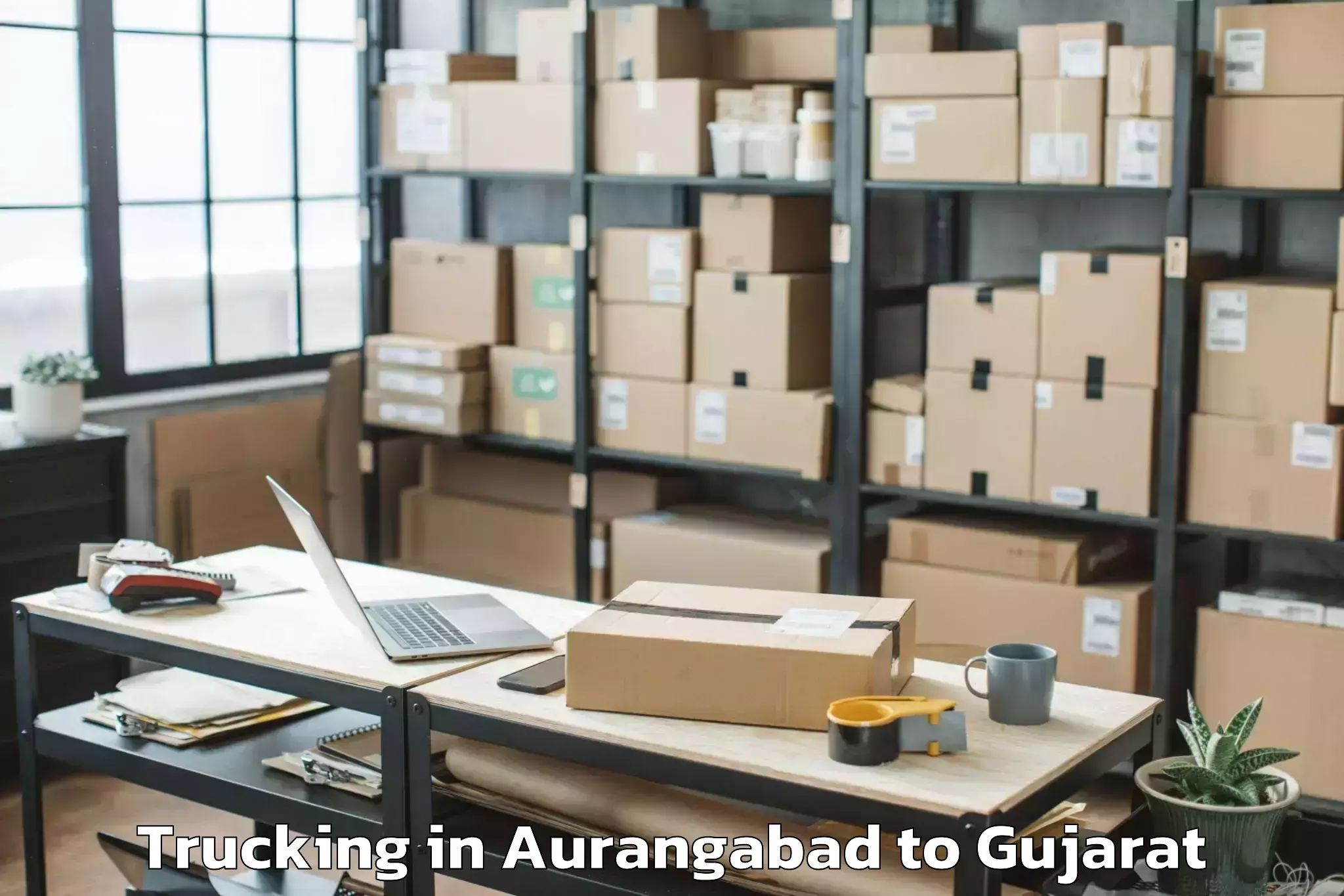 Easy Aurangabad to Karnavati University Gandhinag Trucking Booking